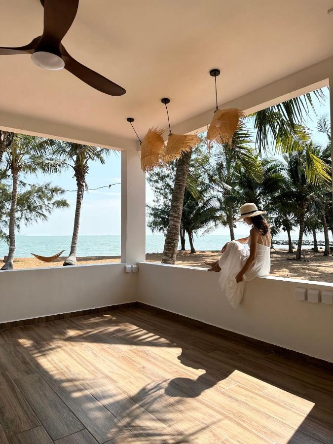 Beach N Breeze Glamping ملقا المظهر الخارجي الصورة