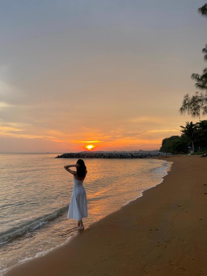 Beach N Breeze Glamping ملقا المظهر الخارجي الصورة