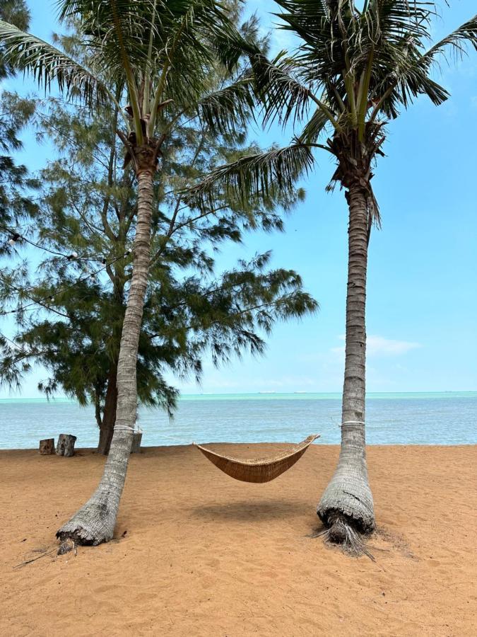 Beach N Breeze Glamping ملقا المظهر الخارجي الصورة
