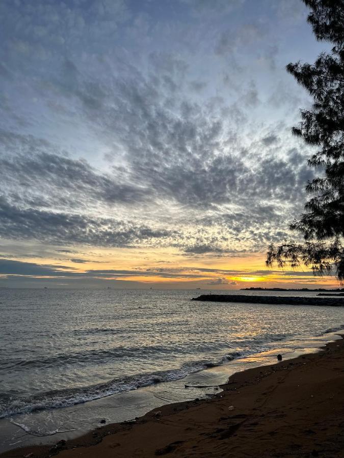 Beach N Breeze Glamping ملقا المظهر الخارجي الصورة