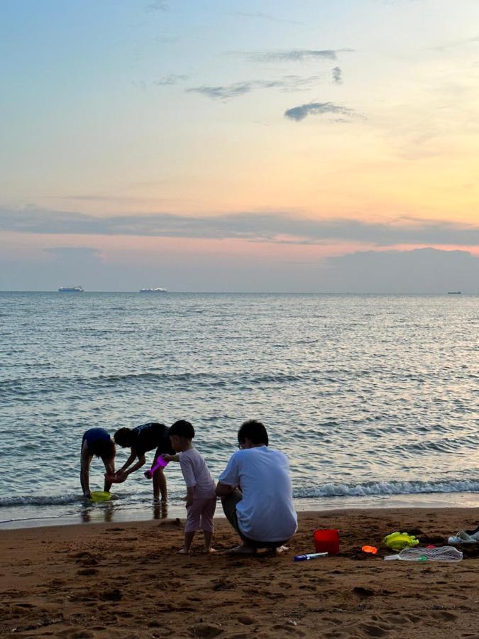 Beach N Breeze Glamping ملقا المظهر الخارجي الصورة