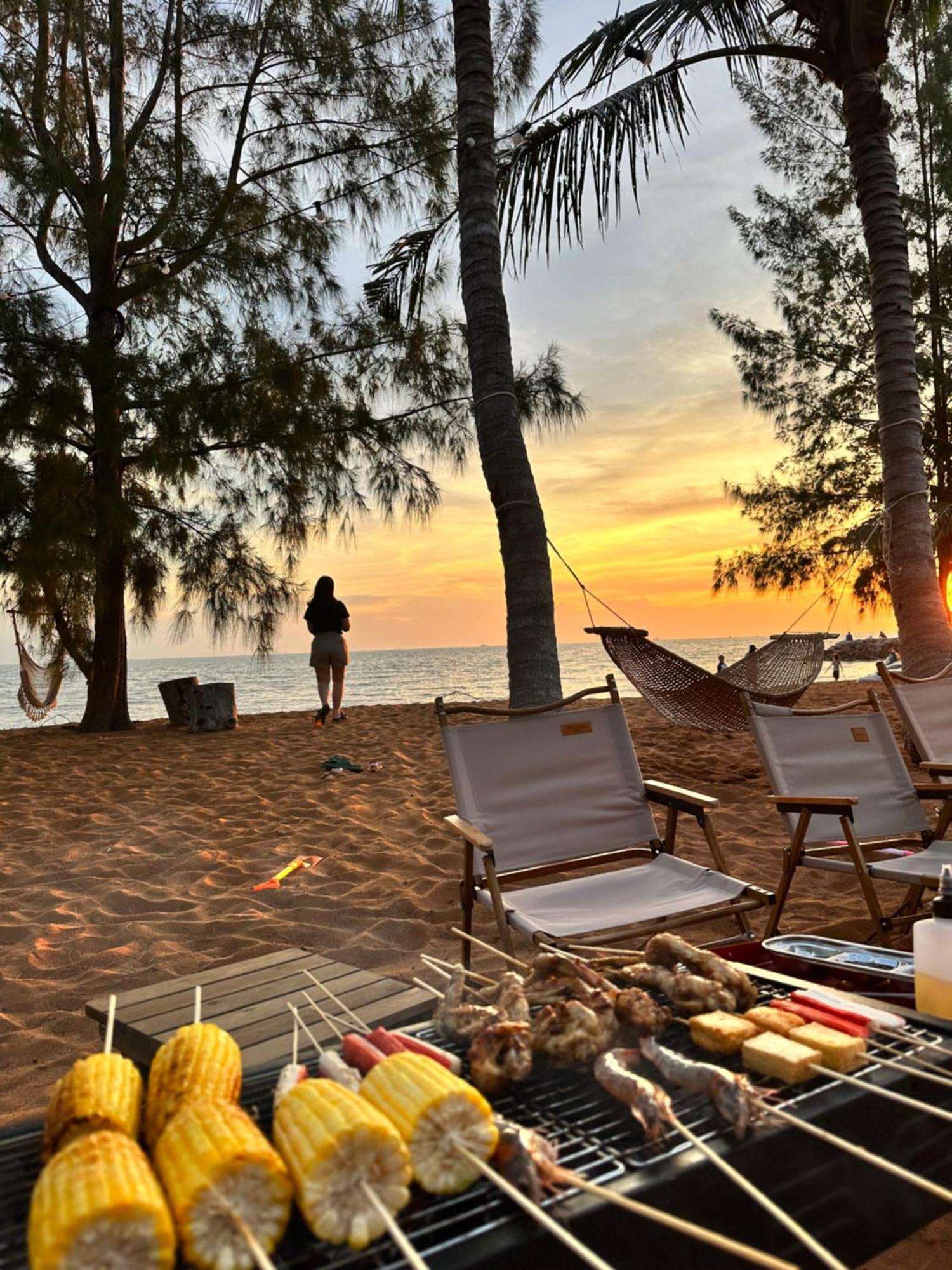 Beach N Breeze Glamping ملقا المظهر الخارجي الصورة