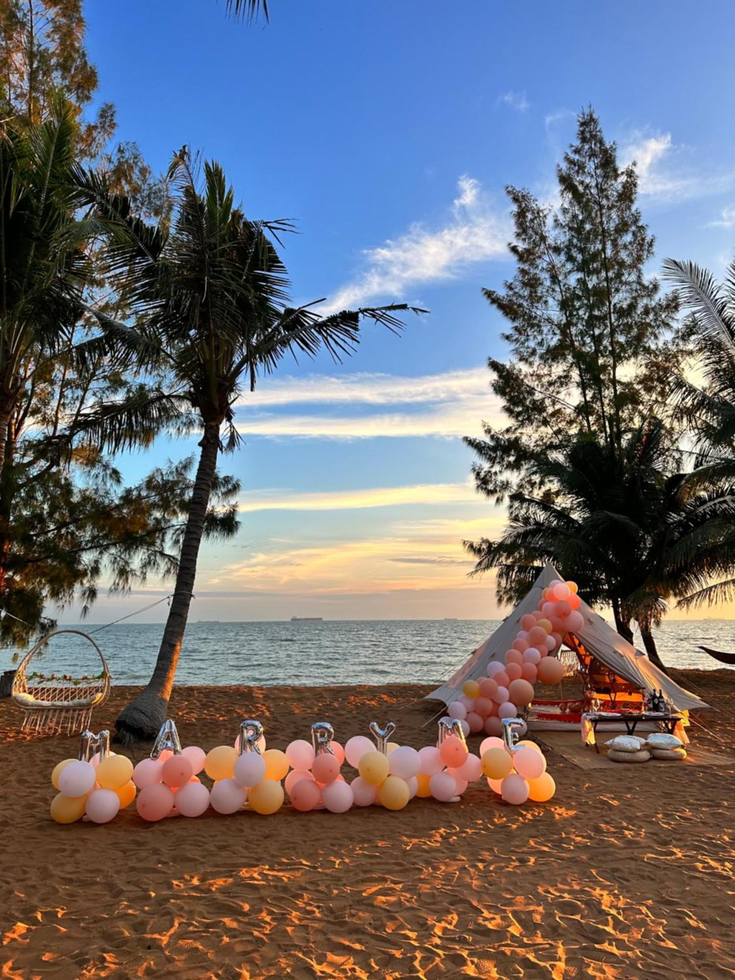 Beach N Breeze Glamping ملقا المظهر الخارجي الصورة