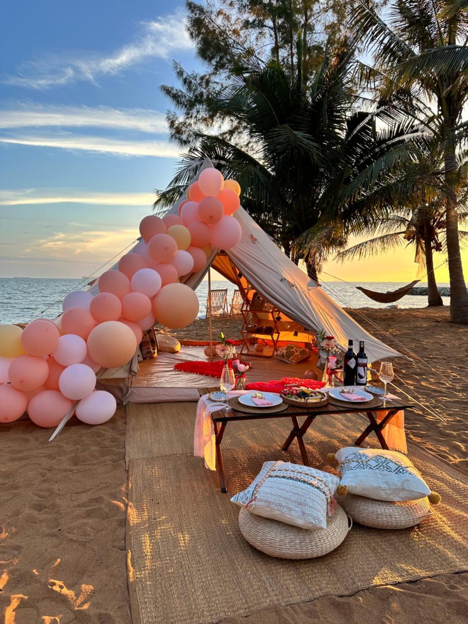 Beach N Breeze Glamping ملقا المظهر الخارجي الصورة